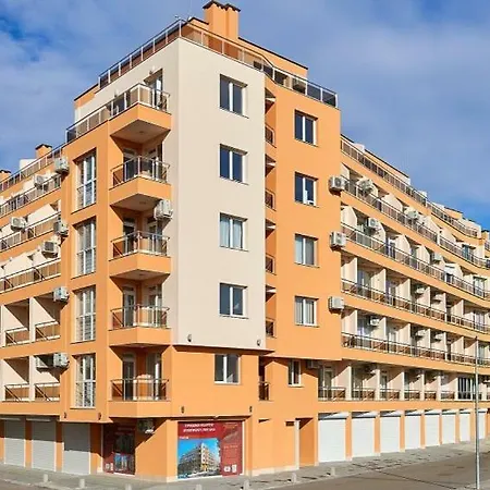 Lägenhet Студия С Видом На Парк *